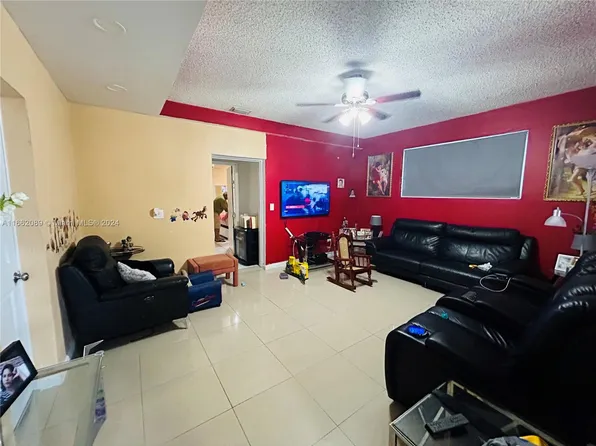 491 E 39th St, Hialeah, FL 33013