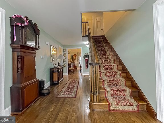 2nd image of 28027 Feather Ct