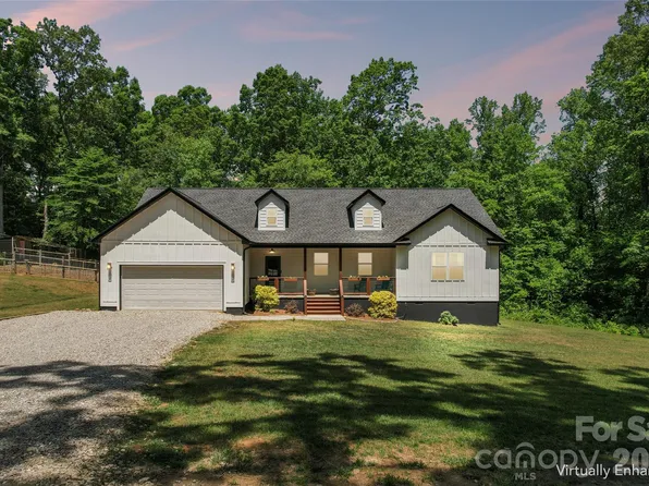305 Robinson Ave, Mount Holly, NC 28120
