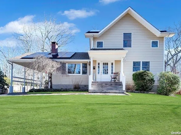 6 Bittersweet Avenue, Hampton Bays, NY 11946