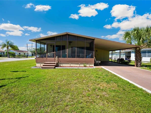 6233 Ohio St, Zephyrhills, FL 33542