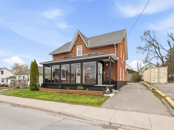 162 Dundas St E, Quinte West, ON K8V 1L4