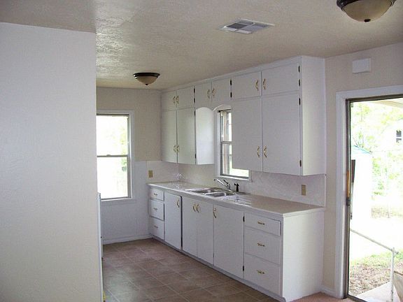 Newly Remodeled Kitchen