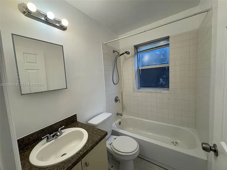 177 NE 50th St #4 — Photo 9