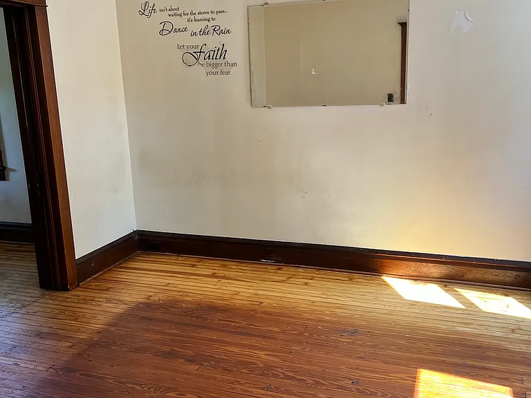 304 Waverly Ter — Photo 8