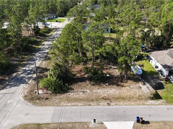 301 W 11th St, Lehigh Acres, FL 33972