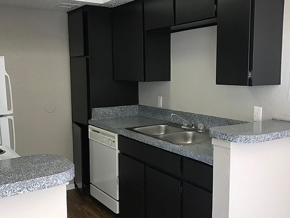 4th image of 3041 W Walnut Hill Ln APT 1216