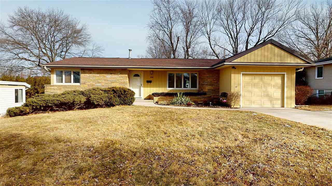 1818 Ridgeway Dr, Iowa City, IA 52245 Zillow