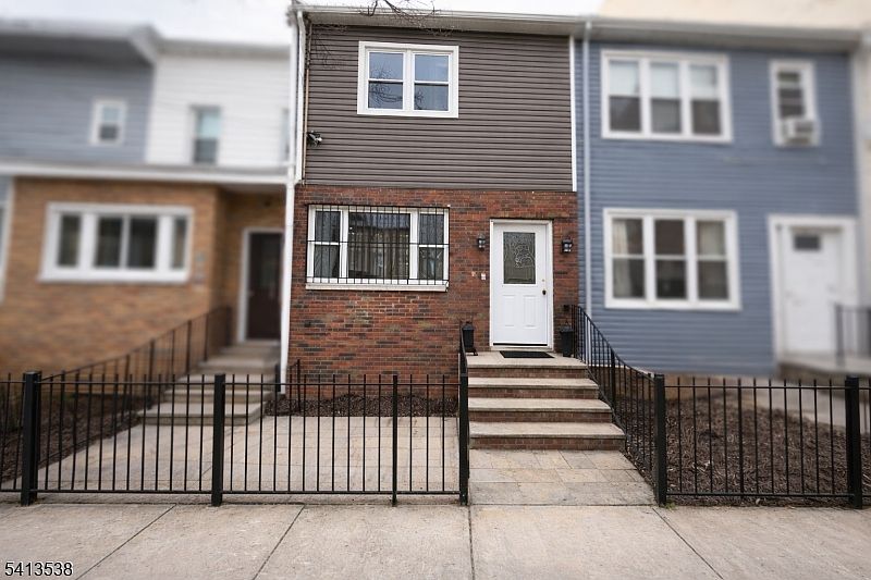 1st image of 161 19Th St