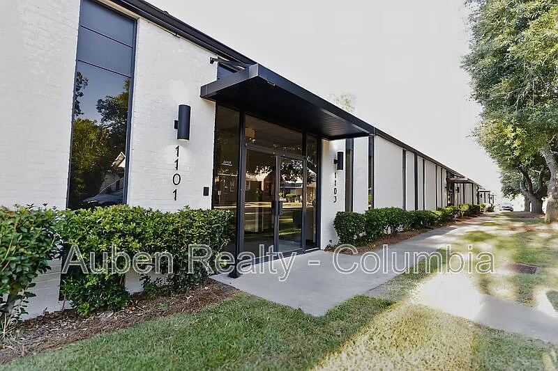 1101 Belleview St #104
