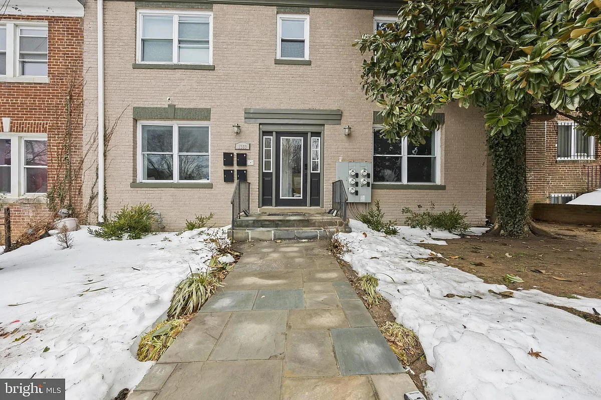 Building Photo - 1363 Childress St NE #1