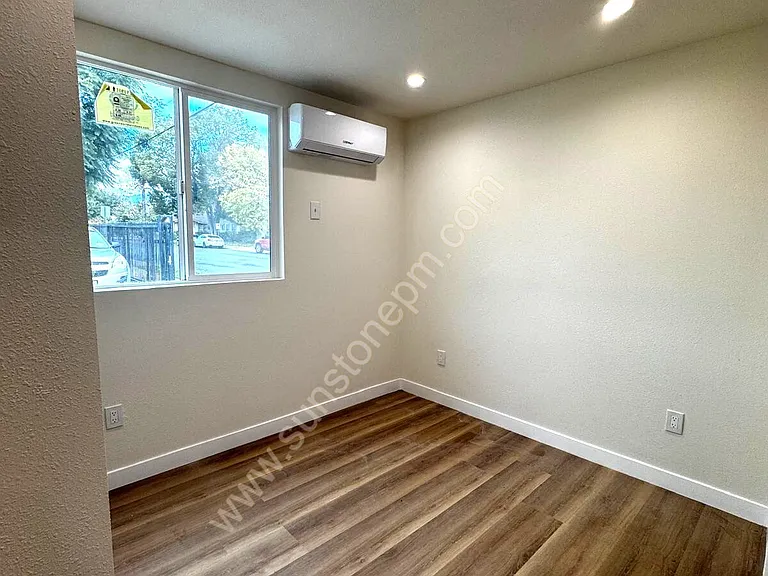 117 E Pearl St #117 — Photo 8