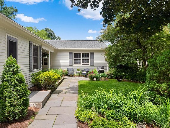 3rd image of 131 Hills Point Road #20