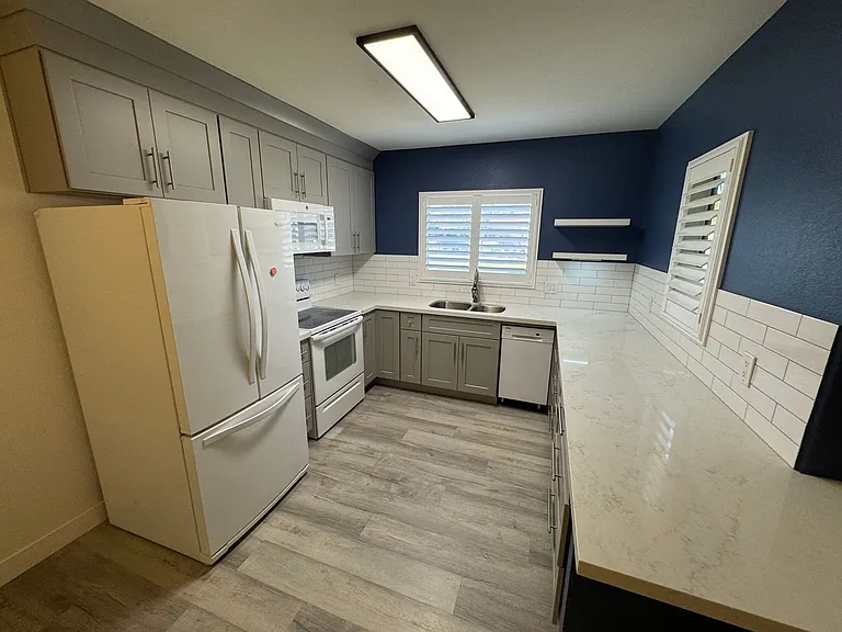 1295 N Ash St #1018 — Photo 2