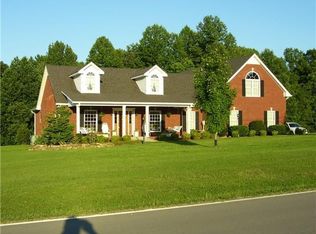 2395 Lights Chapel Rd, Greenbrier, TN 37073