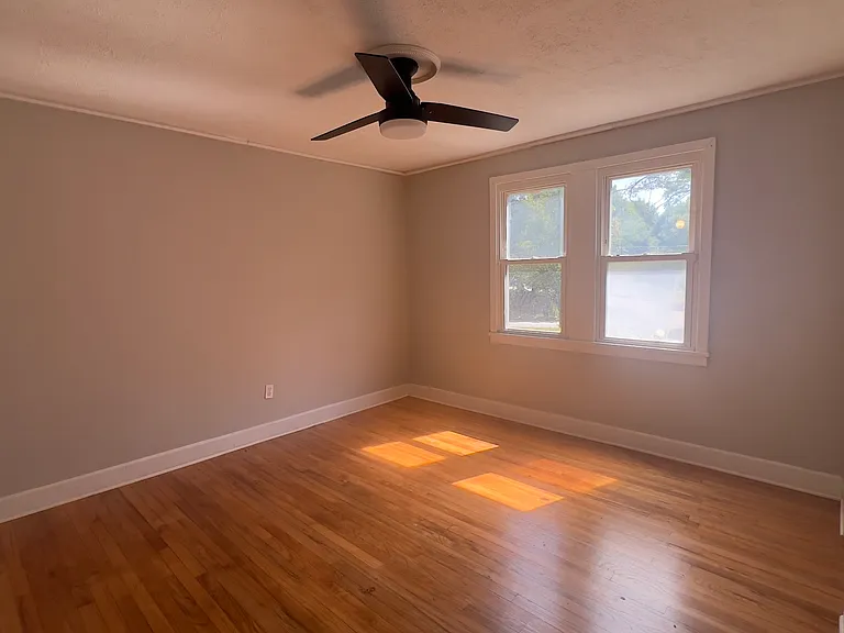 740 Casplan St SW — Photo 7