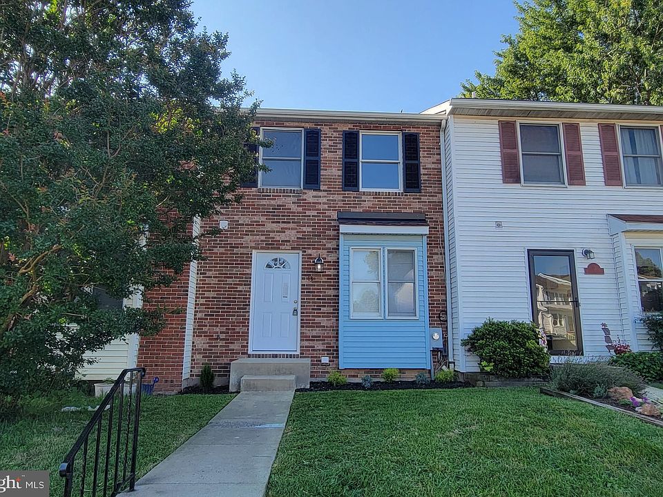 2nd image of 13 Chattuck Ct