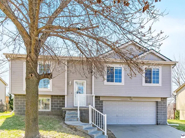 7841 Bondesson St, Omaha, NE 68122