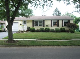891 Sun Valley Dr, North Tonawanda, NY 14120
