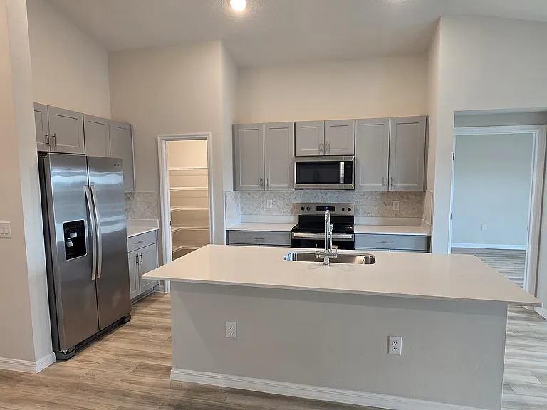 1712 Vanilla St — Photo 6