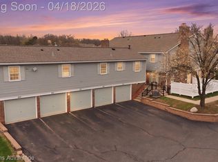 42136 Gladwin St, Northville, MI 48167