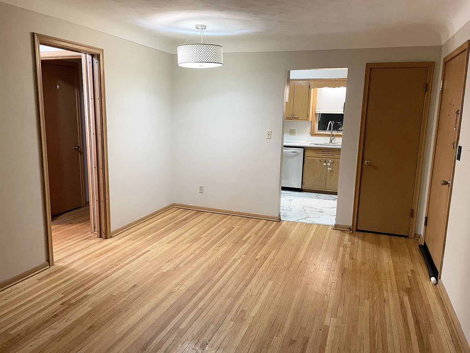 Dunlap Apartments — Photo 2