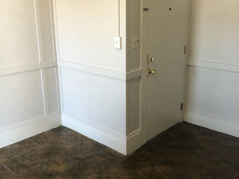 5-5 Clifford Ave — Photo 7