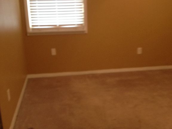 5th image of 120 Crockett Cir