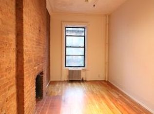 360 W 46th St #B5, New York, NY 10036