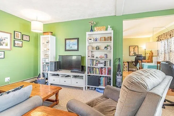 1 bed, 1000 sqft, $2,400 — Photo 3
