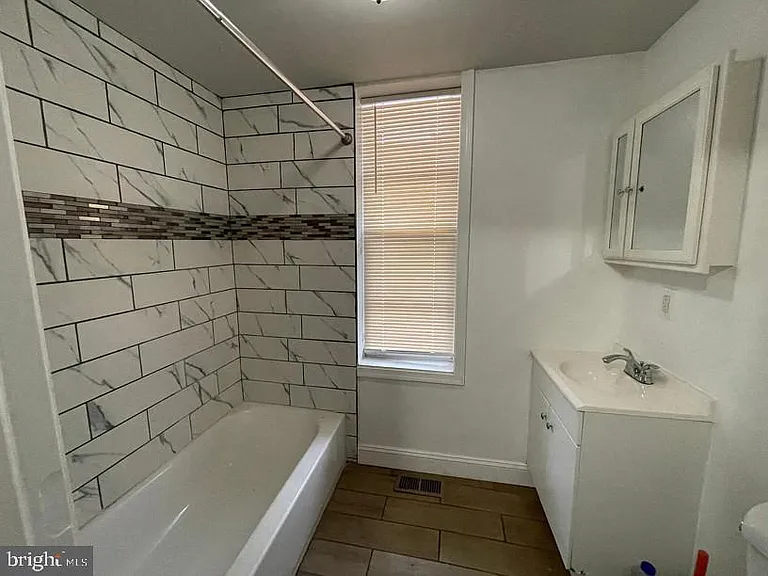 5633 Malcolm St #1 — Photo 12