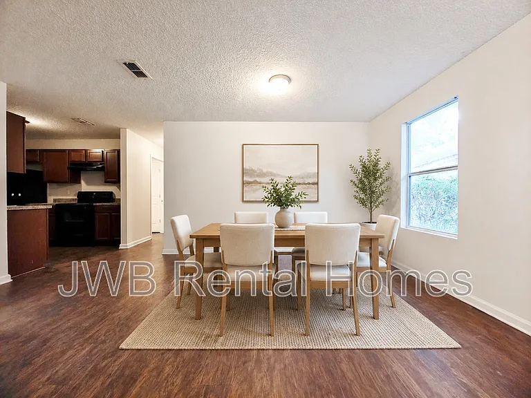 8308 Free Ave — Photo 5