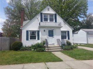 31 McArthur Dr, North Providence, RI 02911