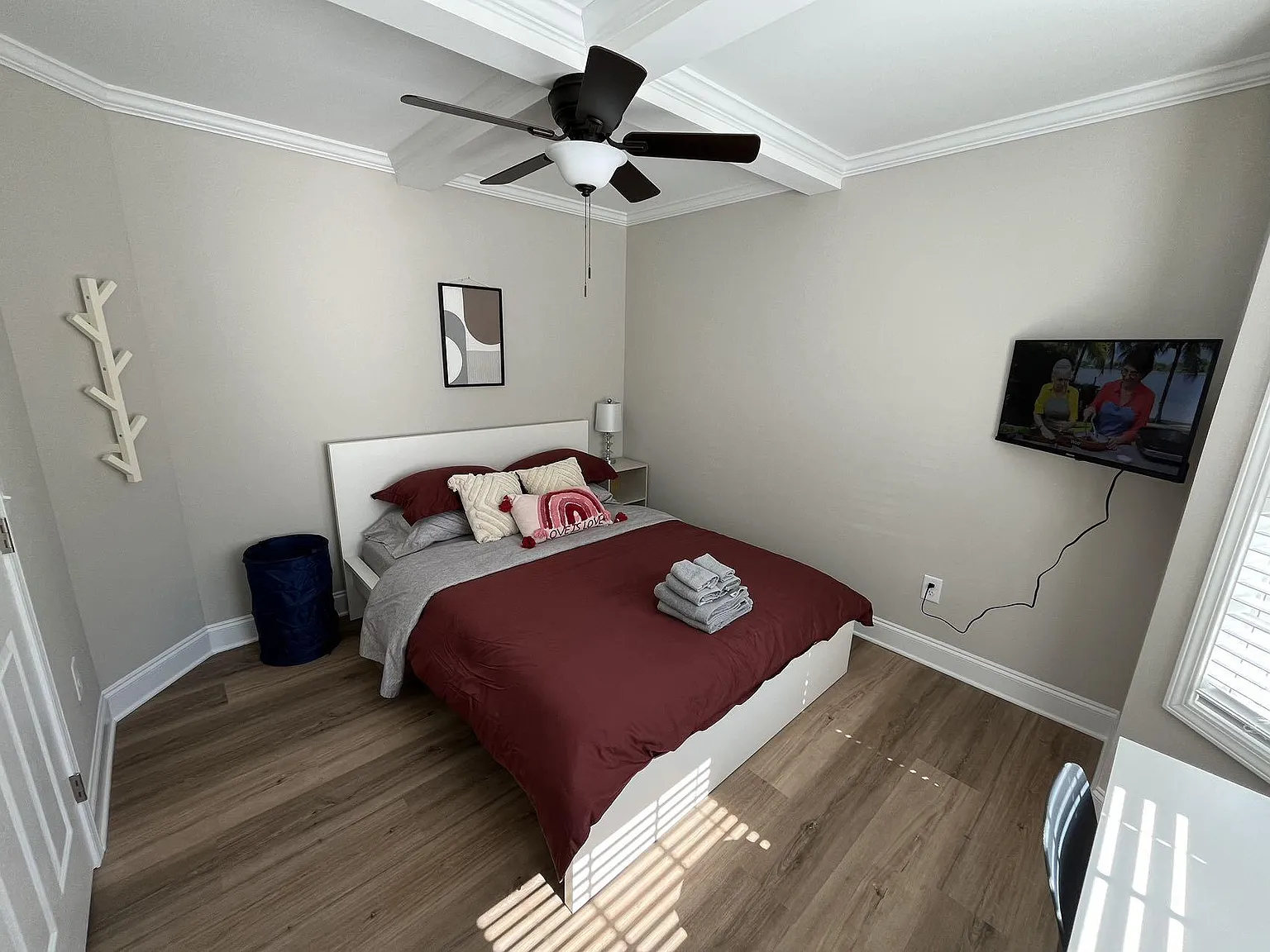 4 bed, 2.5 bath, 2300 sqft, $1,035 — Photo 2