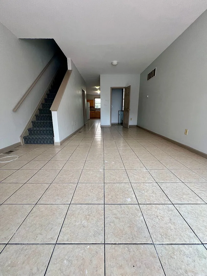Stunning 6-Bedroom Townhome Steps Away From Temple! Available Now! Rent Special - One Month Free ... — Photo 2