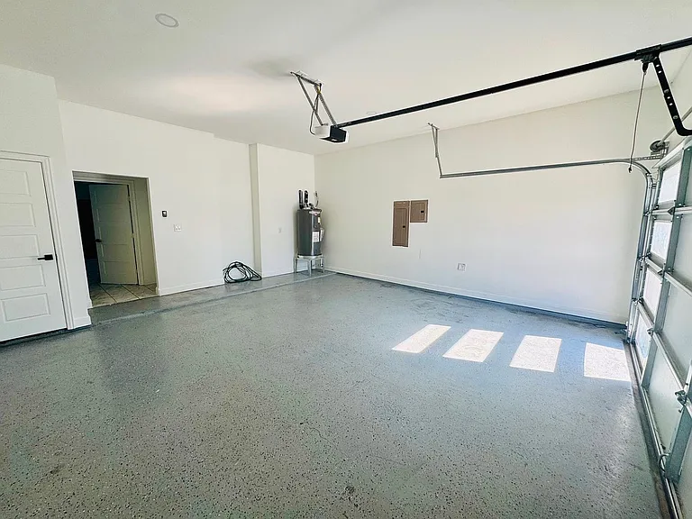 2902 Jim St — Photo 26