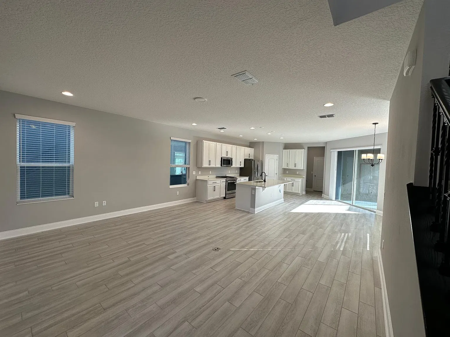 4 bed, 3.5 bath, 2781 sqft, $3,450 — Photo 2