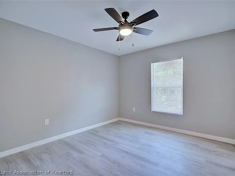 544 Vanguard Ave NW — Photo 17
