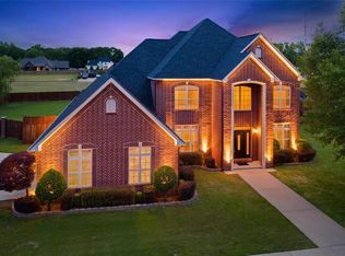 204 Country Club Dr, Mount Pleasant, TX 75455