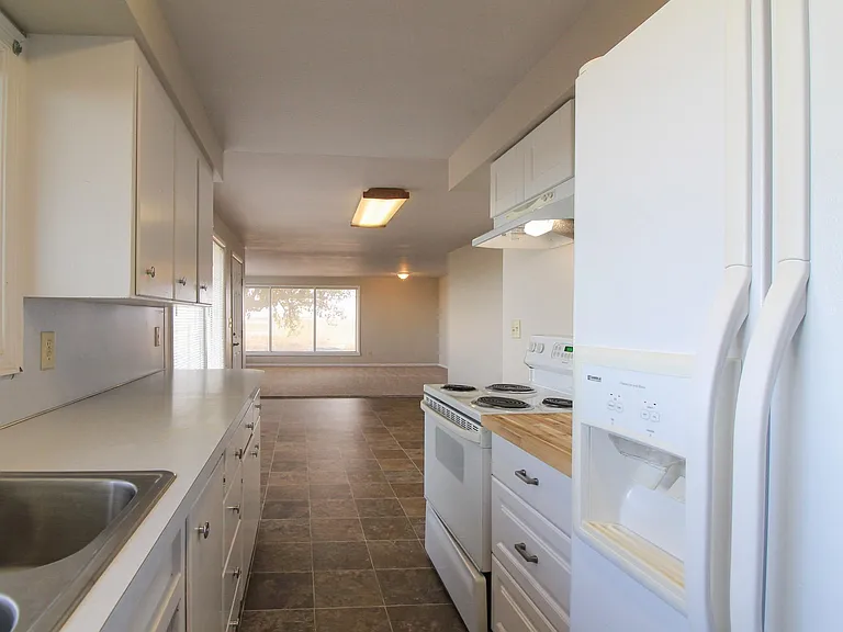 10111 Eltopia West Rd — Photo 4