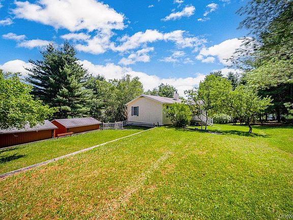 3rd image of 2082 Ulster Heights Road