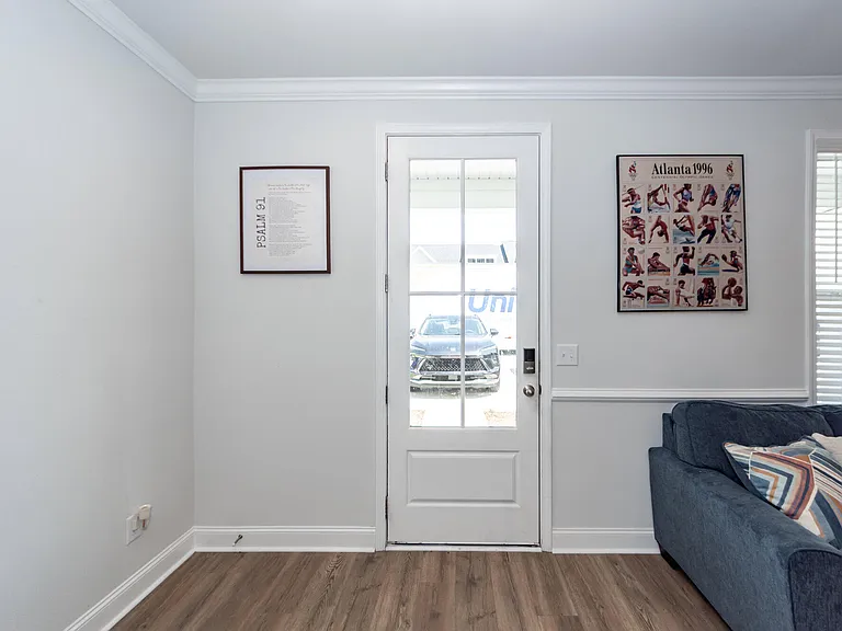 513 Green Fern Dr — Photo 3