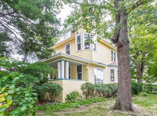 2145 W Greenleaf Ave, Chicago, IL 60645