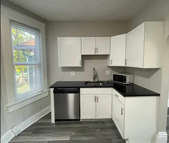 2468.5 Summit St #A — Photo 5