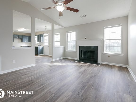 5th image of 223 Autumn Lake Way