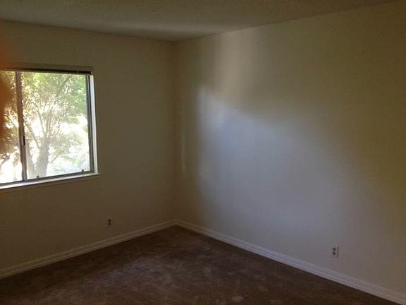 2nd image of 31 Saw Mill Ct