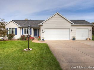 7250 Tillicum Trl NE, Rockford, MI 49341