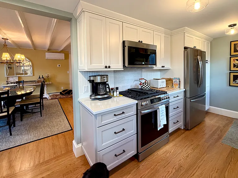 12 Wesley Ave — Photo 5