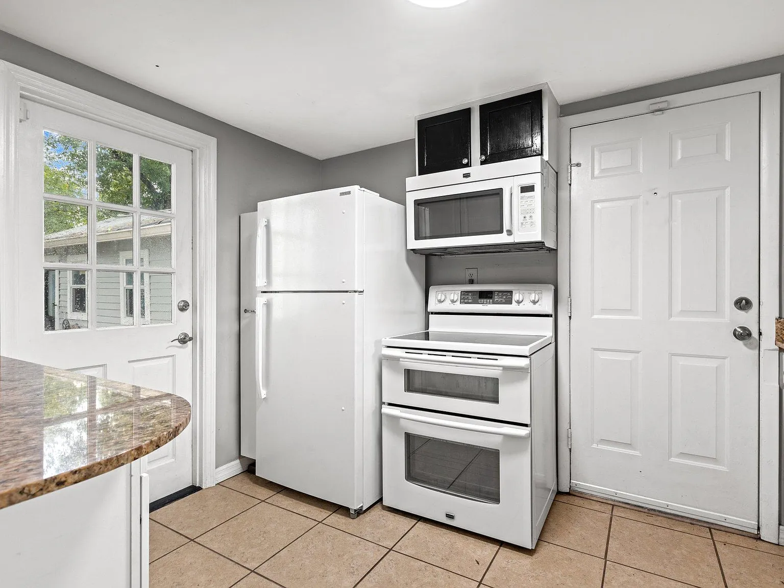 1162 Highland St N — Photo 3