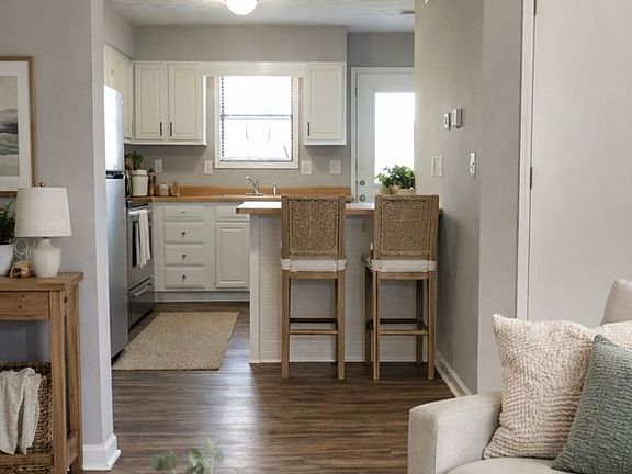 2nd image of 421 Garden City Dr #30
